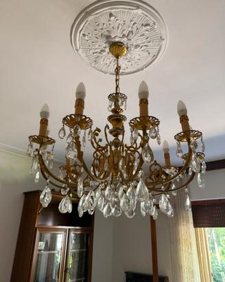 Lampadari, Armadio e altri oggetti