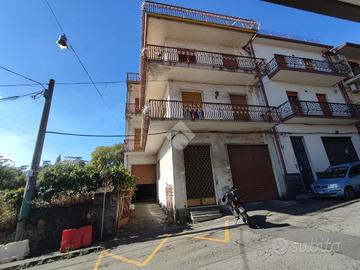 4 LOCALI A ZAFFERANA ETNEA