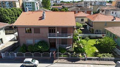 Appartamento di 202 m² con 4 locali e box auto dop