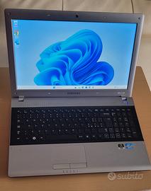 Laptop i3 pronto all'utilizzo  ssd e Ram8gb 