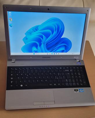 Laptop i3 pronto all'utilizzo  ssd e Ram8gb 