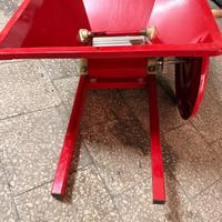 Pigiatrice manuale con rulli autoregolabili e agit