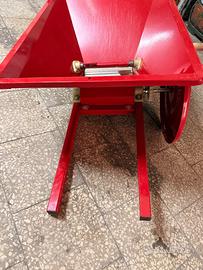 Pigiatrice manuale con rulli autoregolabili e agit