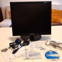 Monitor Samsung Series 40 TFT-LCD (Nuovo)