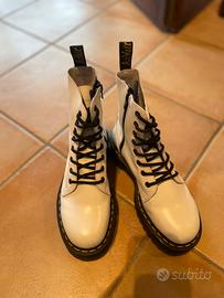 Dr. Martens Jadon platform