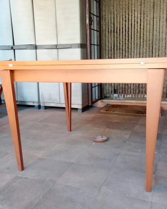 tavolo allungabile con 6 sedie