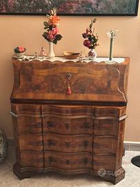 Antica ribalta bureau in radica di noce Luigi XV