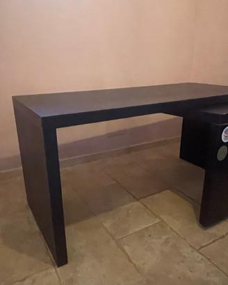 scrivania nera Ikea