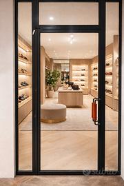 Porta da negozio o ufficio