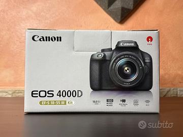 Canon EOS 4000D con obiettivo EF-S 18-55mm III