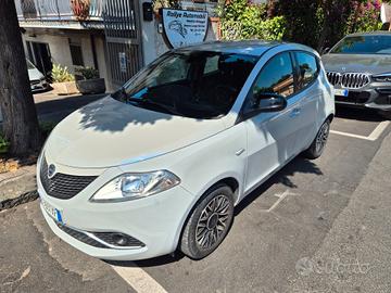 Lancia Ypsilon 1.2 69 CV 5 porte S&S Platinum
