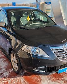 lancia Ypsilon 3 serie 2014 gpl