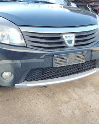 Paraurti anteriore DACIA SANDERO del 2012