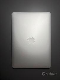 Apple MacBook Air (13-inch, Early 2015)