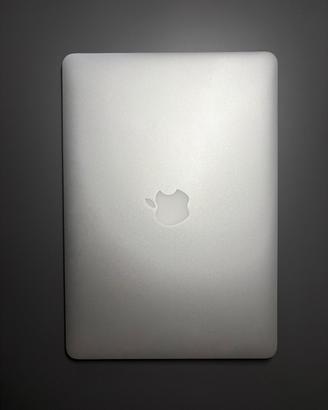 Apple MacBook Air (13-inch, Early 2015)