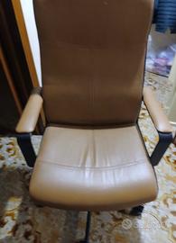 Poltrona con ruote girevole