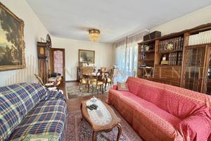 Attico / Mansarda di 234 m² con più di 5 locali e 
