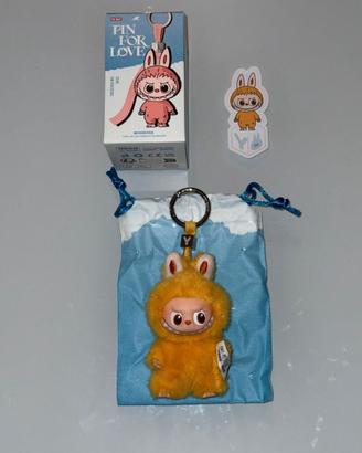 Popmart - Labubu Pin For Love Y - Yes - Nuovo