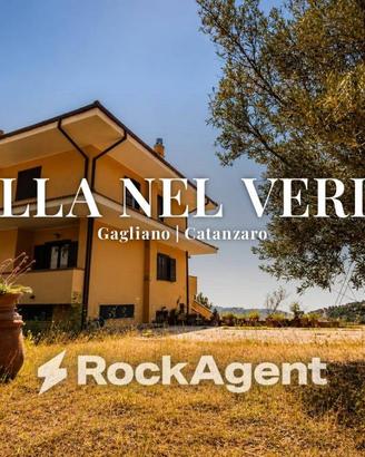Villa di 360 m² con 5 locali e box auto a Gimiglia