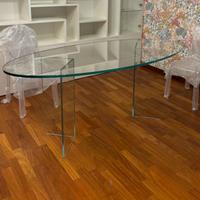 Tavolo ovale in cristallo