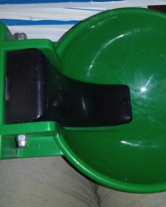 abbeveratoio bovini equini