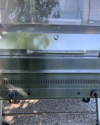 Barbeque a gas e pietra lavica