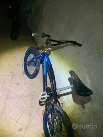 bicicletta bmx