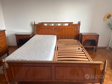 Testiera letto matrimoniale con comodini