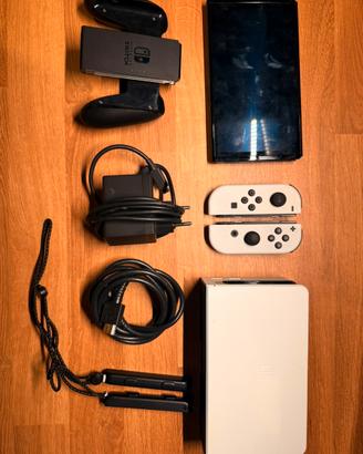 Nintendo switch OLED (bianca)