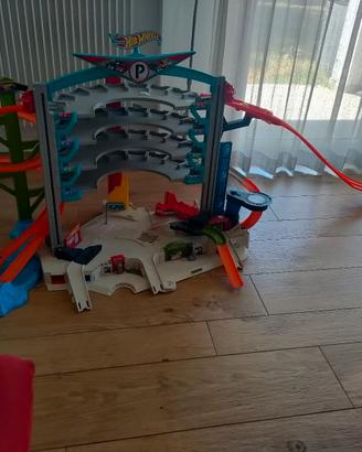 Mega garage Hot Wheels