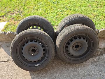 Gomme invernali con cerchione