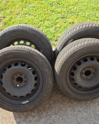 Gomme invernali con cerchione