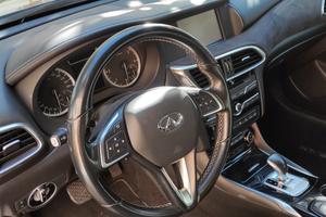 Auto  infiniti q30 1550 d