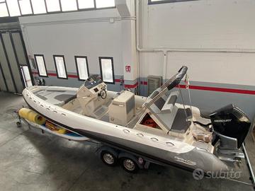 Gommone Arkos Estilo 27 + Mercury 300CV+ carrello