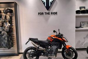 KTM 890 Duke .