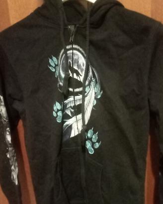 Felpa nera con figure di lupi e acchiappasogni