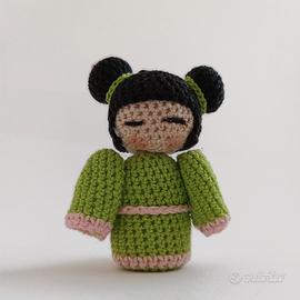 Bambola giapponese amigurumi 