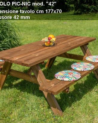 Tavolo pic nic in legno impregnato con panche