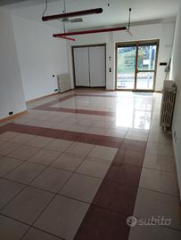 Locale commerciale ad uso ufficio o negozio
