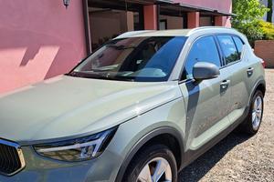 Automobile volvo XC40