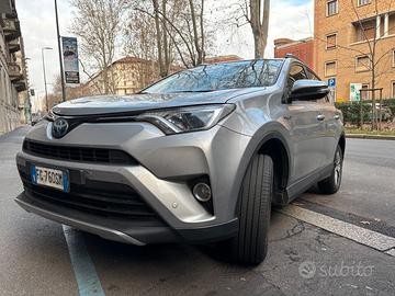 toyota rav 4 ibrida