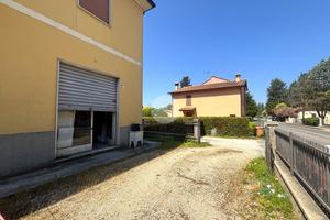 Locale ad uso deposito a terni