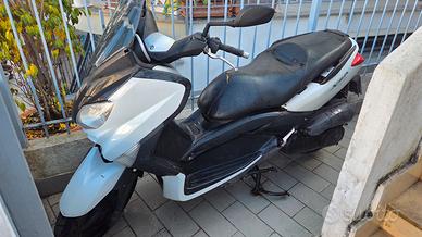Yamaha xmax 250