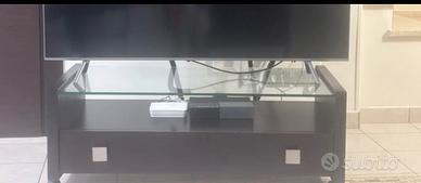 Mobile porta TV con ruote e ripiano in vetro