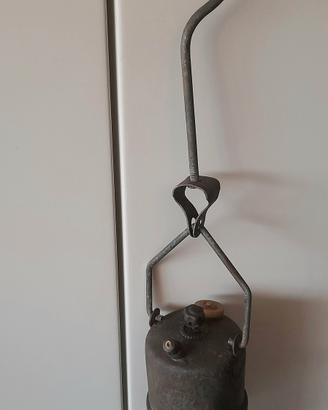 vecchia lampada a carburo da miniera AQUILAS 