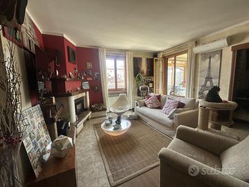 AP919 - Appartamento al secondo piano con garage