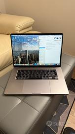 Macbook pro apple 16”