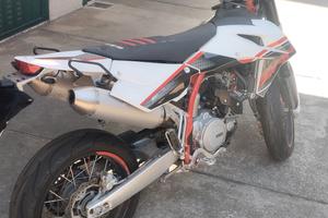 Motard SWM 500 r