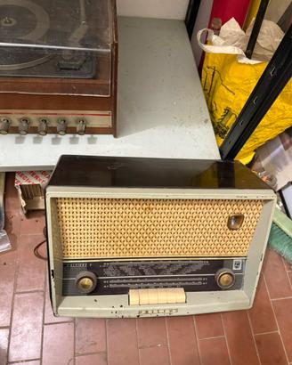Radio d’epoca a valvole Philips