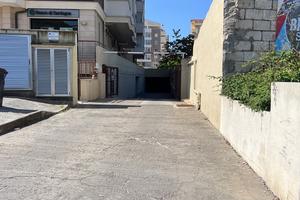 Garage - Via Pietro Nenni 2/26